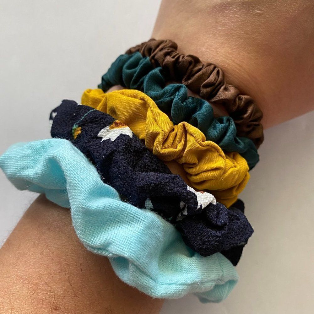 Set of 5 Scrunchies - Navy Floral Mustard